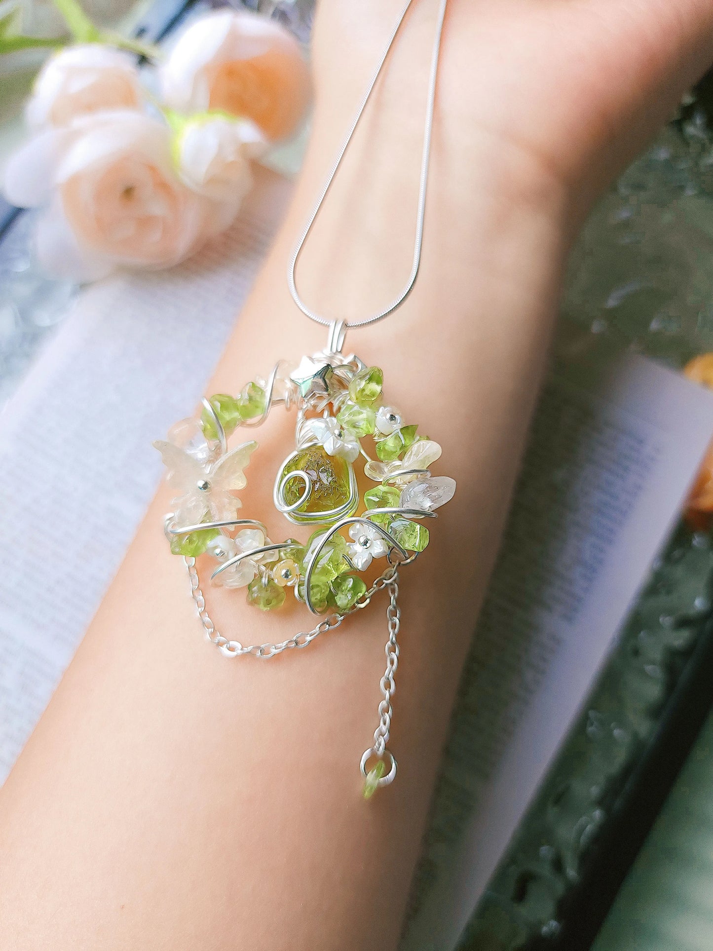 Peridot Wreath pendant
