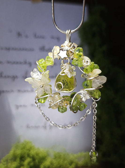 Peridot Wreath pendant